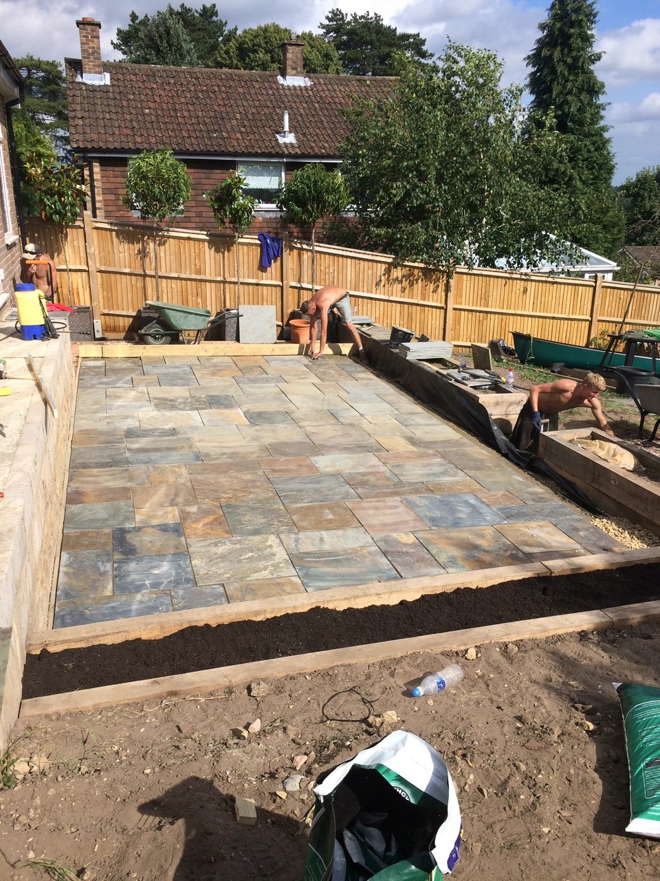  A patio in slate 